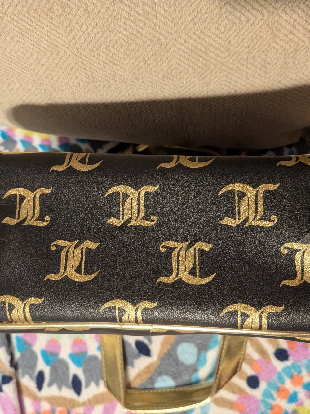 Juicy Couture Black and Gold Travel Bag - Picture 7 of 15